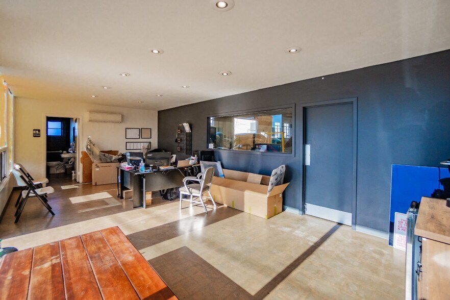 More Photos Of 110-118 E 16th St, Costa Mesa Industrial For Sale