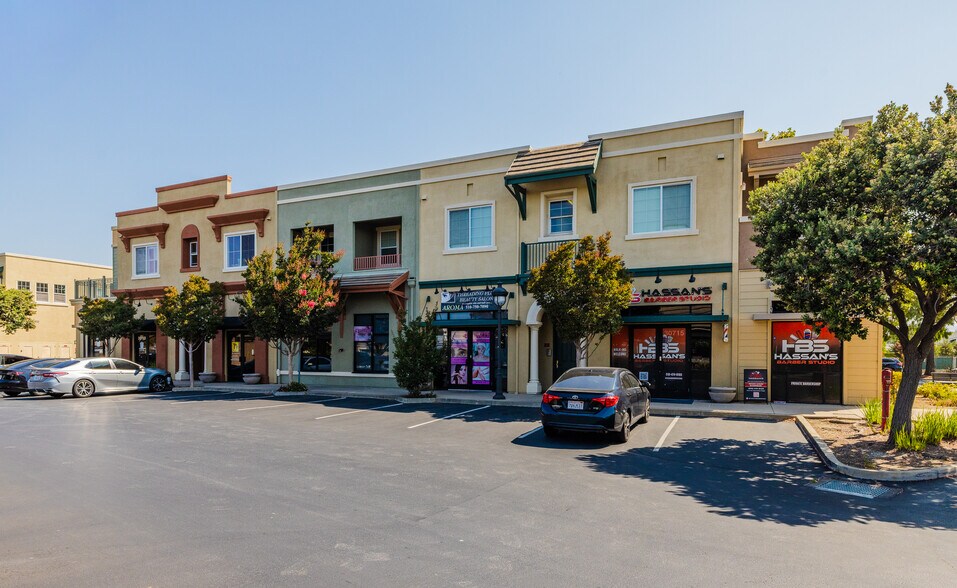 More Photos Of 30703-30719 Union City Blvd, Union City Storefront For Sale