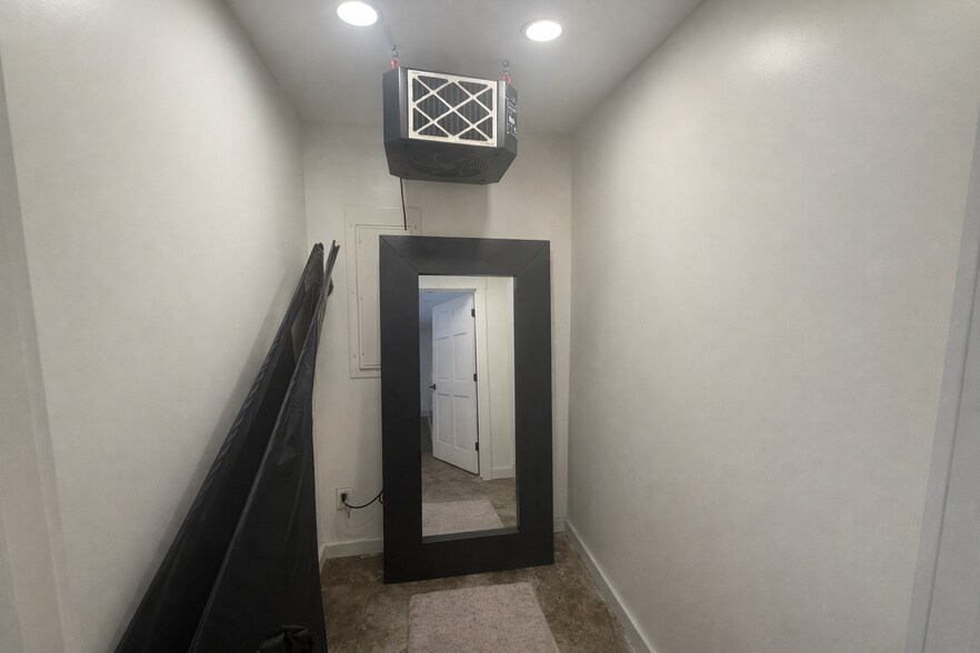 More Photos Of 328 Tellico St, Madisonville Office For Sale