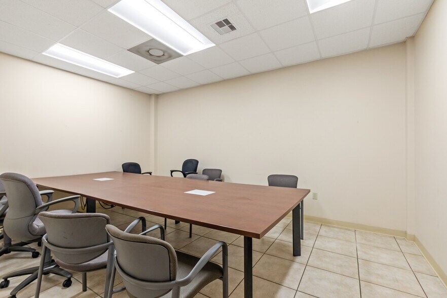 More Photos Of 1016 N Cruse Ave, Broussard Warehouse For Sale