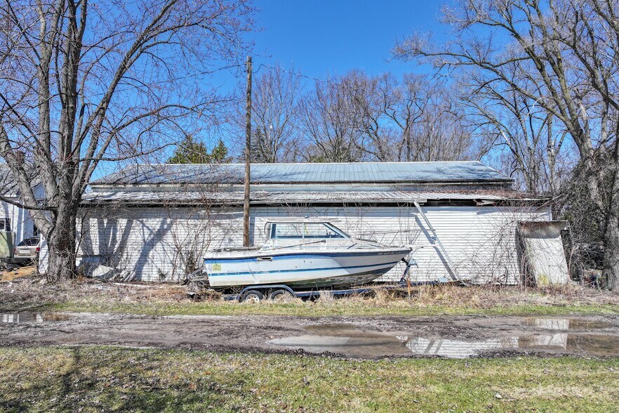 More Photos Of 12181 Dixie Hwy, Birch Run Specialty For Sale