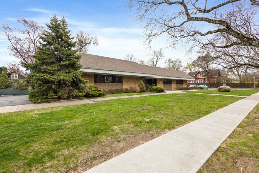 More Photos Of 311 N Midland Ave, Nyack Medical For Lease
