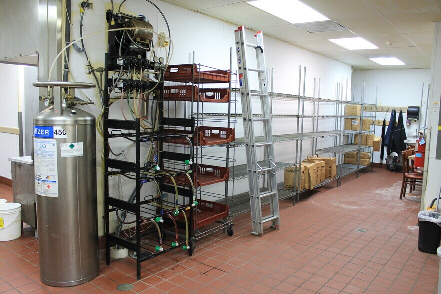 More Photos Of 131 N Annie Glidden Rd, Dekalb Restaurant For Sale