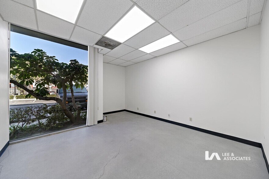 More Photos Of 620 W 16th St, Long Beach Warehouse For Lease