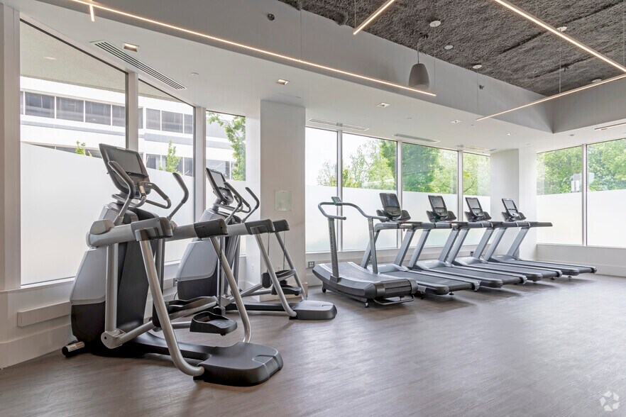 More Photos Of 1410-1430 Spring Hill Rd, McLean Unknown For Sale