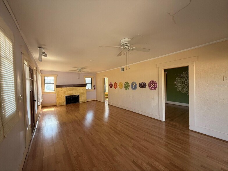 More Photos Of 5610 N Nebraska Ave, Tampa Office For Sale