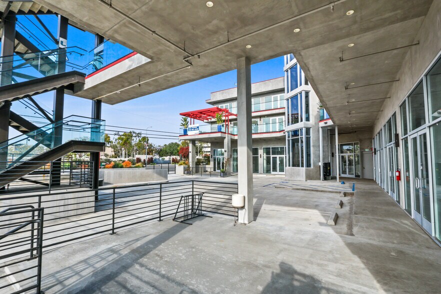 More Photos Of 11666 W Olympic Blvd, Los Angeles General Retail For Lease