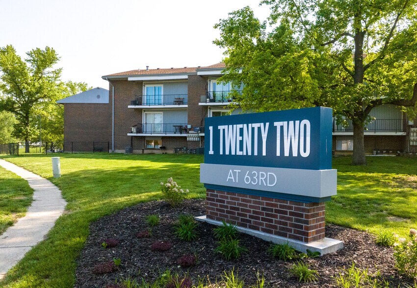 More Photos Of 108 NW 63rd St, Kansas City Apartments For Sale
