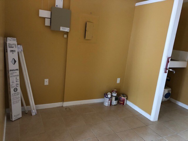 More Photos Of 119 Hollywood Blvd, Fort Walton Beach Flex For Sale