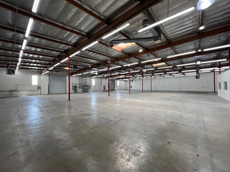 More Photos Of 9540 Cozycroft Ave, Chatsworth Manufacturing For Lease