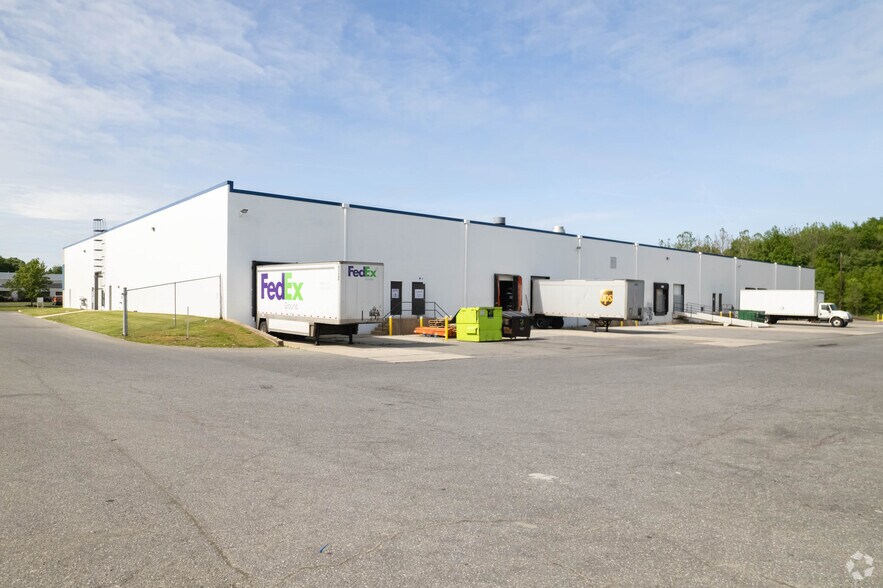 More Photos Of 300 Ruthar Dr, Newark Manufacturing For Lease