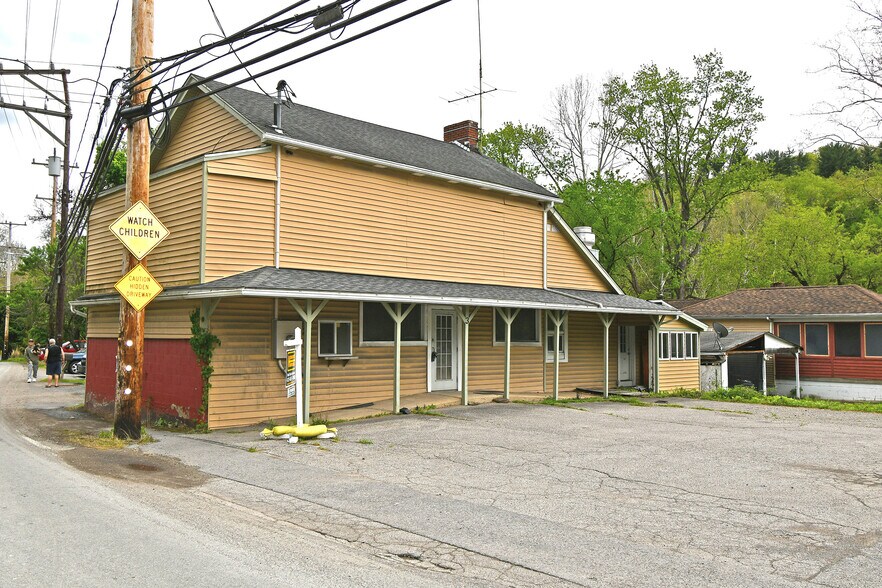Primary Photo Of 3 Walker's Mill Rd, Collier Township Restaurant For Sale