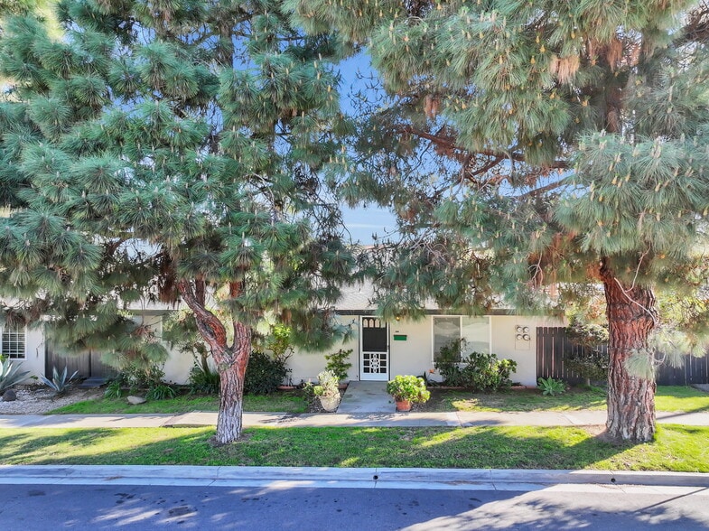 More Photos Of 425 Ford Rd, Costa Mesa Multifamily For Sale