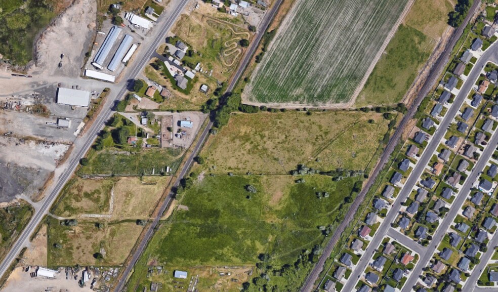 More Photos Of 2095 State st, Springville Land For Lease