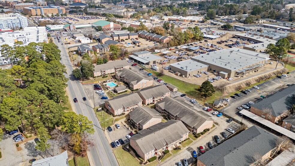 More Photos Of 2451 Lake Rd, Huntsville Apartments For Sale