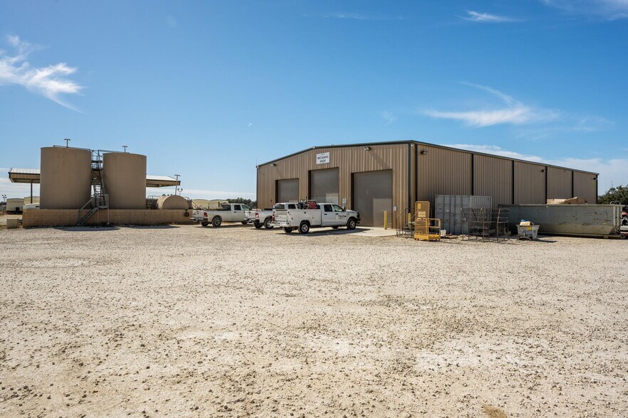 More Photos Of 40 Corgey Rd, Pleasanton Light Manufacturing For Lease