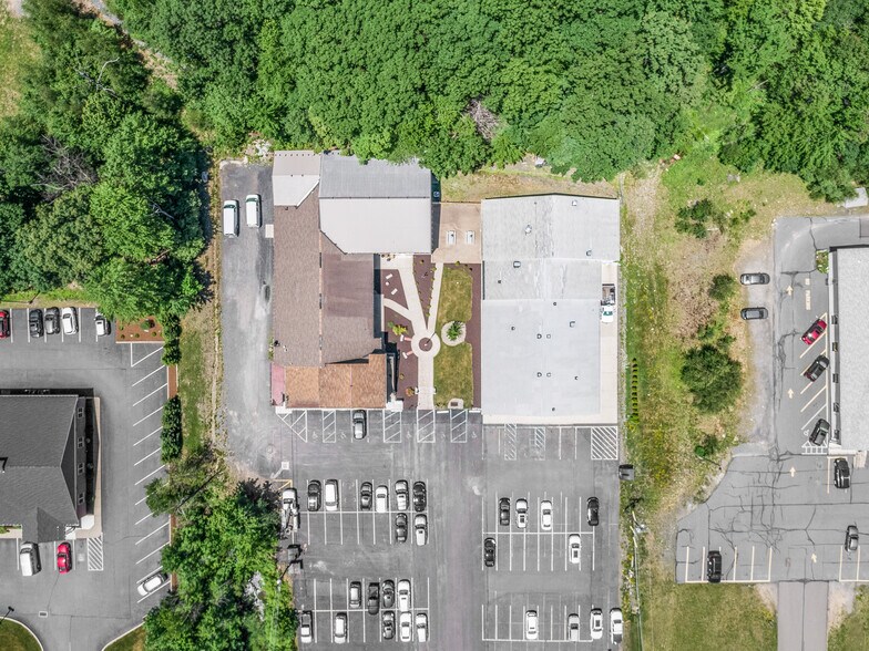 More Photos Of 386 Airport Rd, Hazle Township Office For Lease