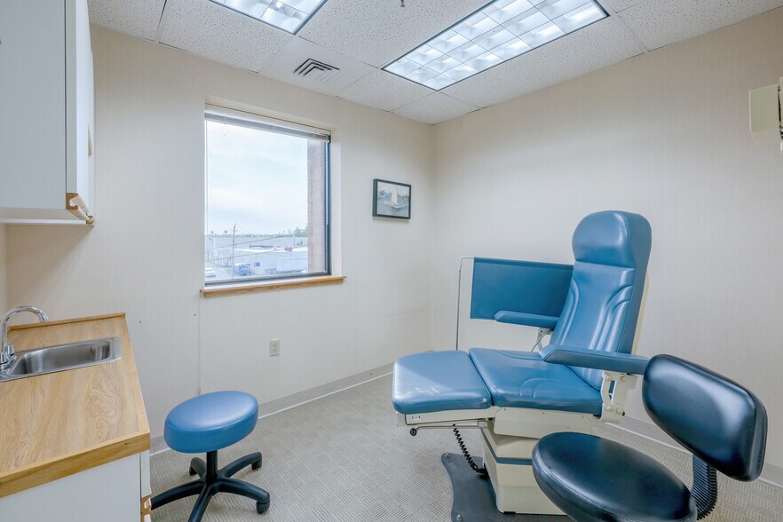 More Photos Of 235 Plain St, Providence Medical For Lease