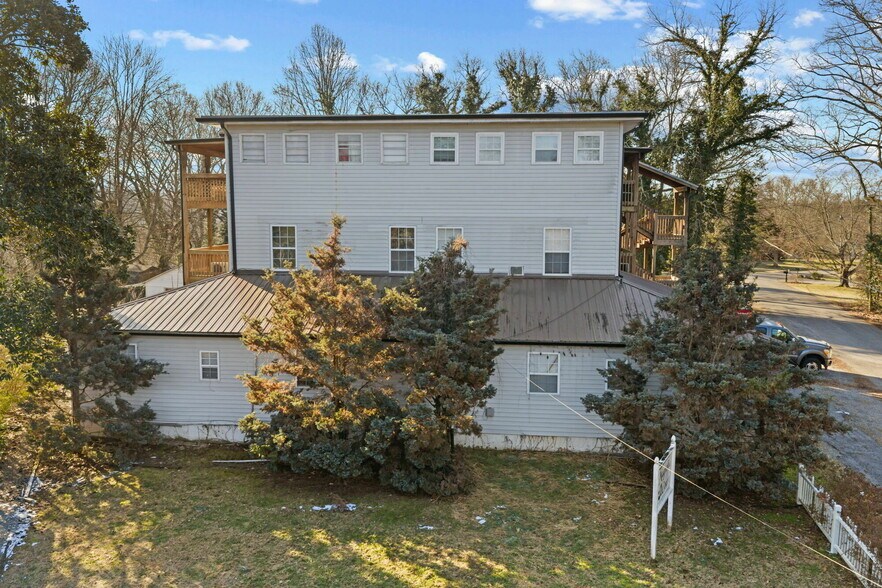 Primary Photo Of 301 S Magnolia St, Maryville Multifamily For Sale