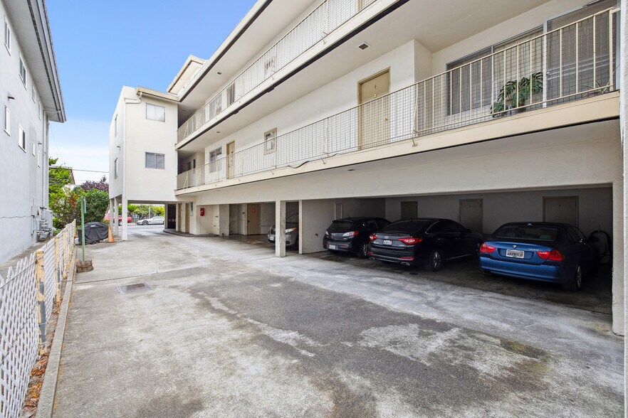 More Photos Of 121 Lorton Ave, Burlingame Apartments For Sale