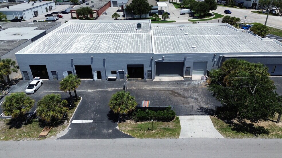 More Photos Of 1300 Old Dixie Hwy, Lake Park Unknown For Lease