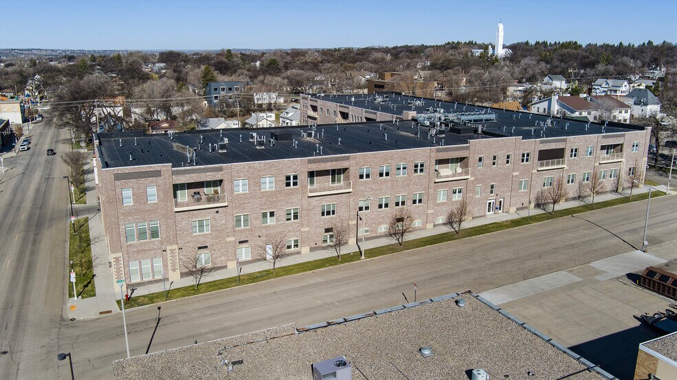 More Photos Of 100 W Broadway Ave, Bismarck Medical For Sale