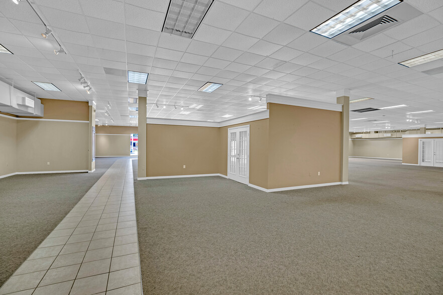 More Photos Of 1610 US Highway 1, Vero Beach Freestanding For Lease