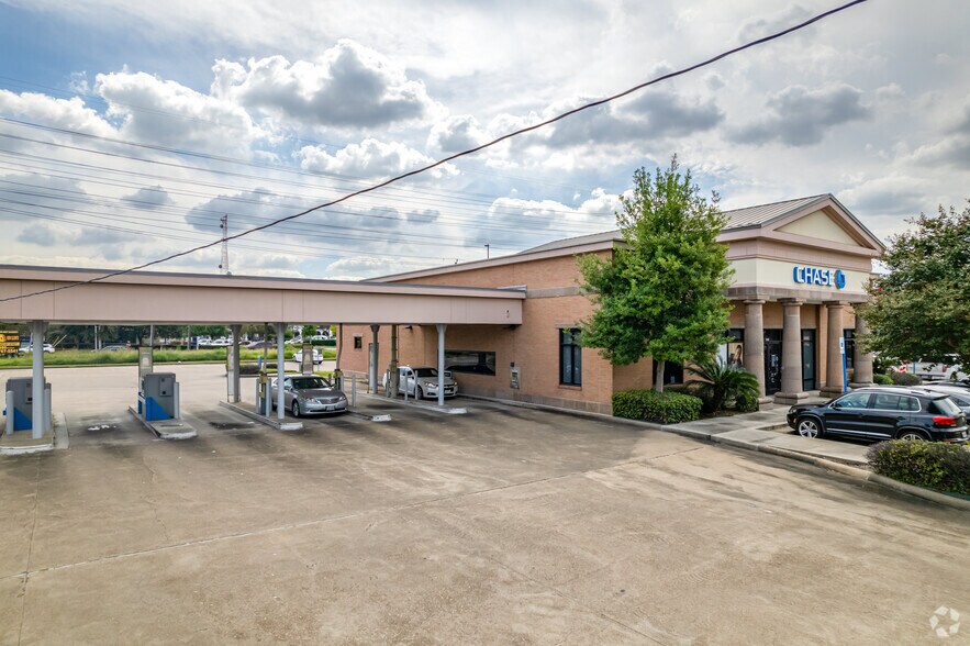 More Photos Of 3245-3285 Southwest Fwy, Houston Unknown For Lease