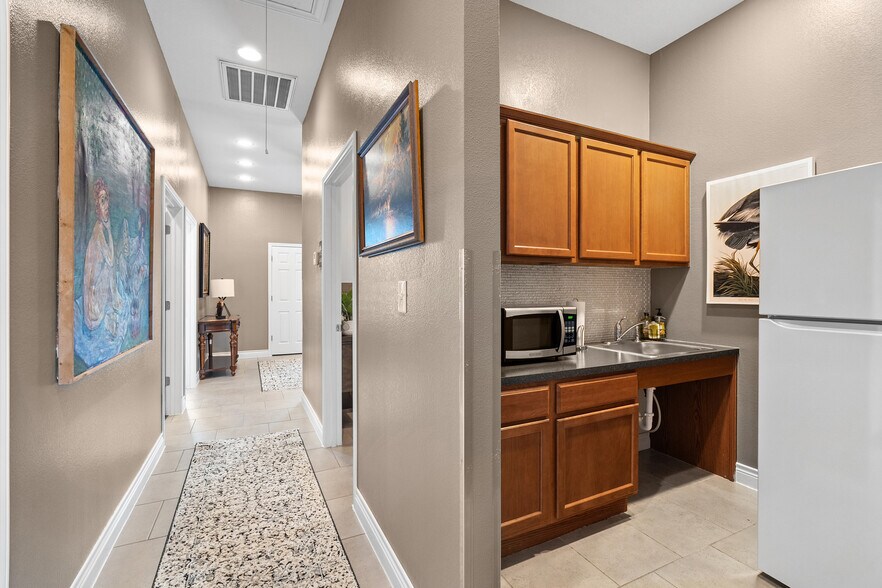 More Photos Of 1490 Rusk Rd, Round Rock Coworking Space