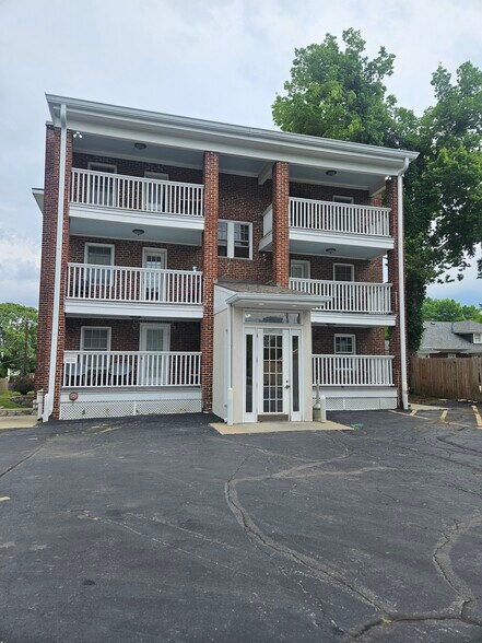 More Photos Of 709 W Truman Rd, Independence Apartments For Sale