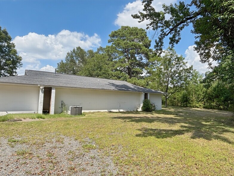 More Photos Of 1806 E 50th St, Texarkana Flex For Sale