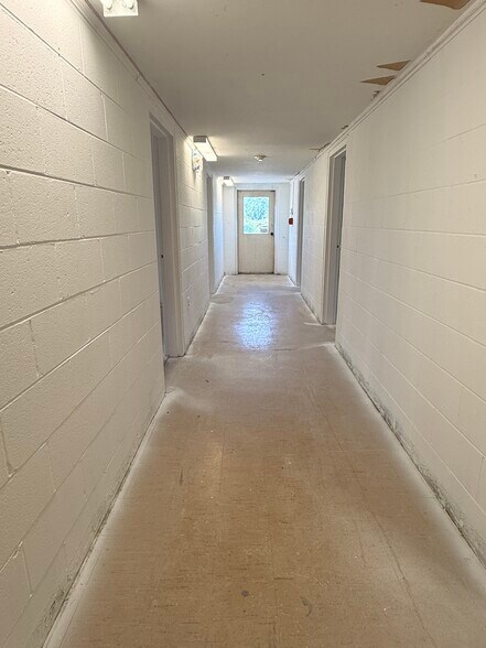 More Photos Of 710 Lowndes Hill Rd, Greenville Office For Lease