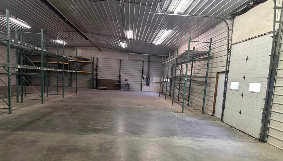 More Photos Of 2490 Highway 92, Washington Flex For Lease