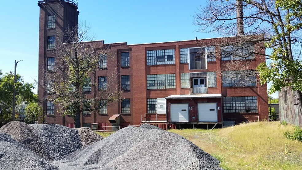 More Photos Of 1340-1400 Chestnut St, Kulpmont Manufacturing For Sale