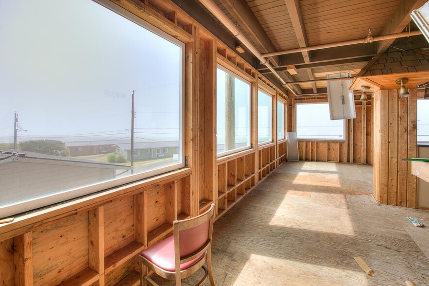 More Photos Of 61 Main St, Pacific Beach Restaurant For Sale