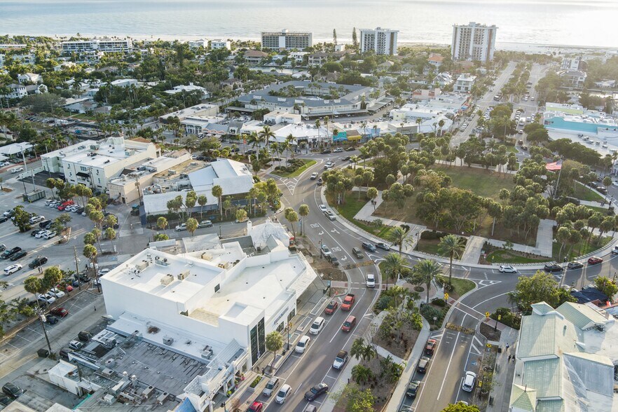 More Photos Of 462 John Ringling Blvd, Sarasota General Retail For Sale