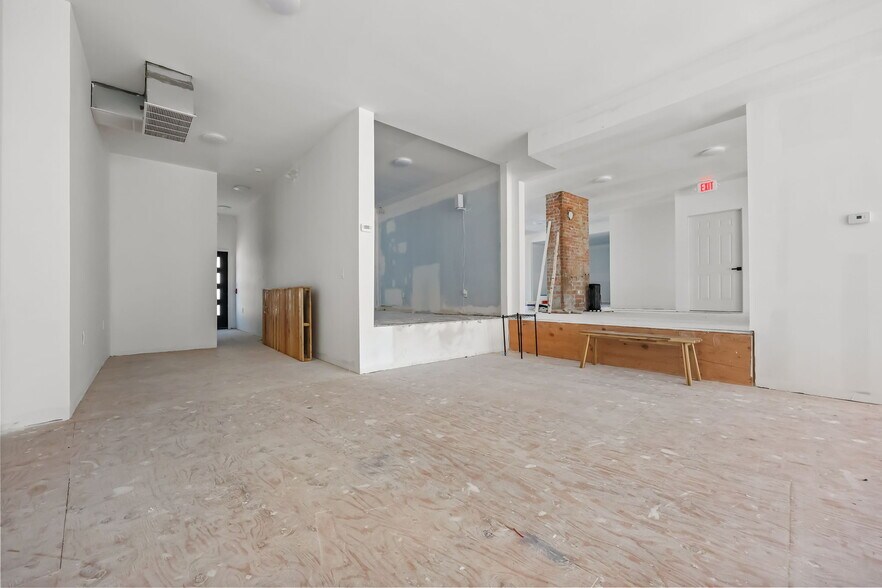 More Photos Of 10 N Water St, Greenwich Storefront Retail Residential For Lease