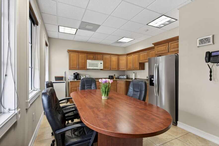 More Photos Of 5521 N University Dr, Coral Springs Office For Sale