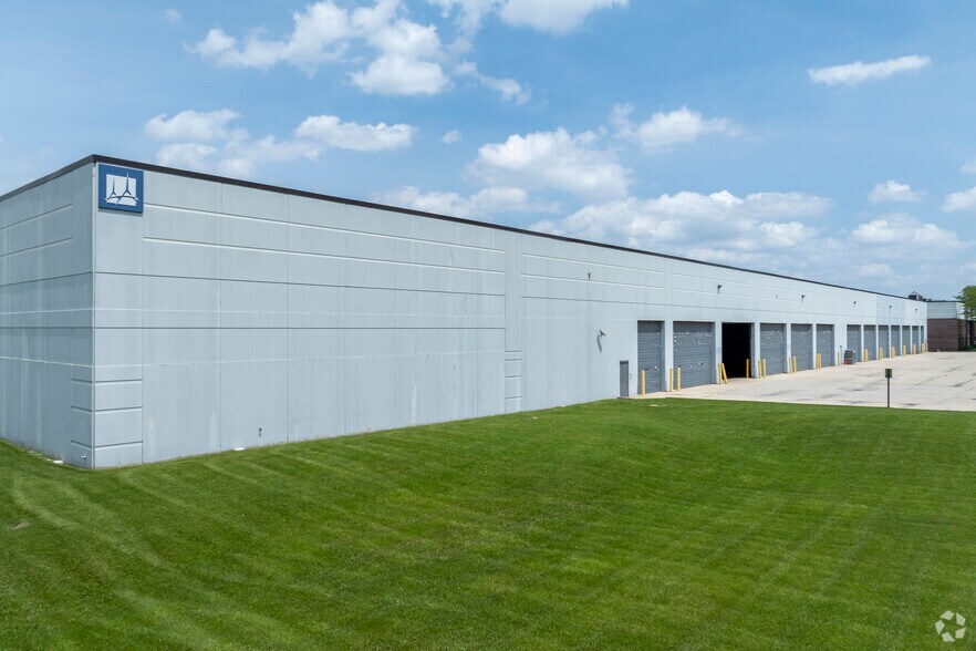 More Photos Of 1455 W Thorndale Ave, Itasca Distribution For Sale