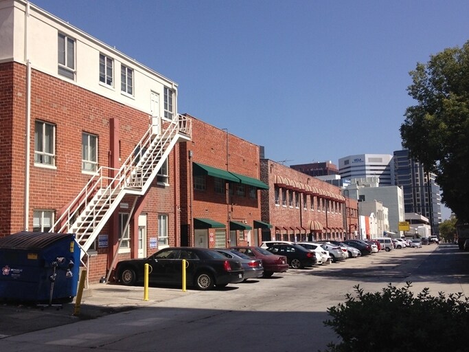 More Photos Of 1015 Gayley Ave, Los Angeles Medical For Lease