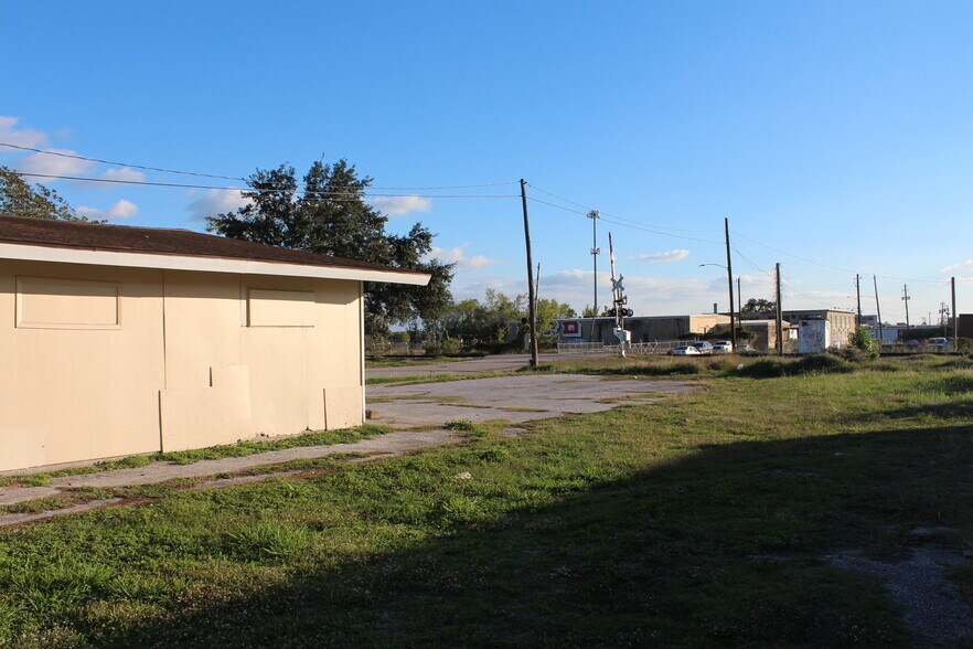 More Photos Of 6626 Capitol St, Houston General Retail For Sale