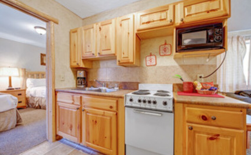 More Photos Of 30362 US Highway 160, South Fork Hotel For Sale