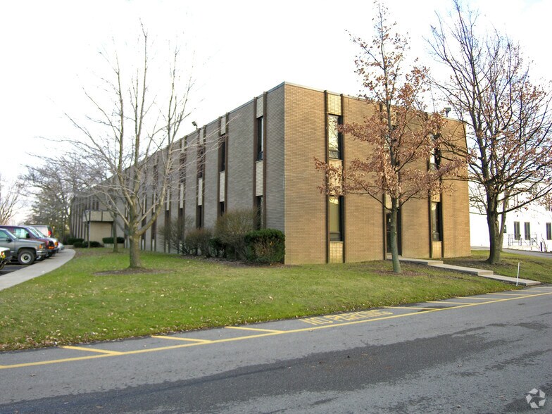 More Photos Of 2110-2130 E Aurora Rd, Twinsburg Warehouse For Sale