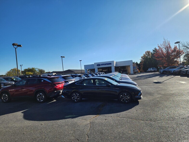 More Photos Of 2934 Valley Ave, Winchester Auto Dealership For Lease
