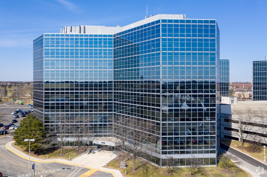 More Photos Of 5 Westbrook Corporate Ctr, Westchester Office For Lease