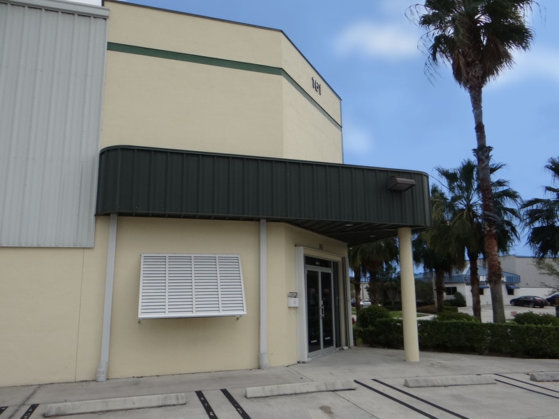 More Photos Of 161 Commerce Rd, Boynton Beach Warehouse For Sale