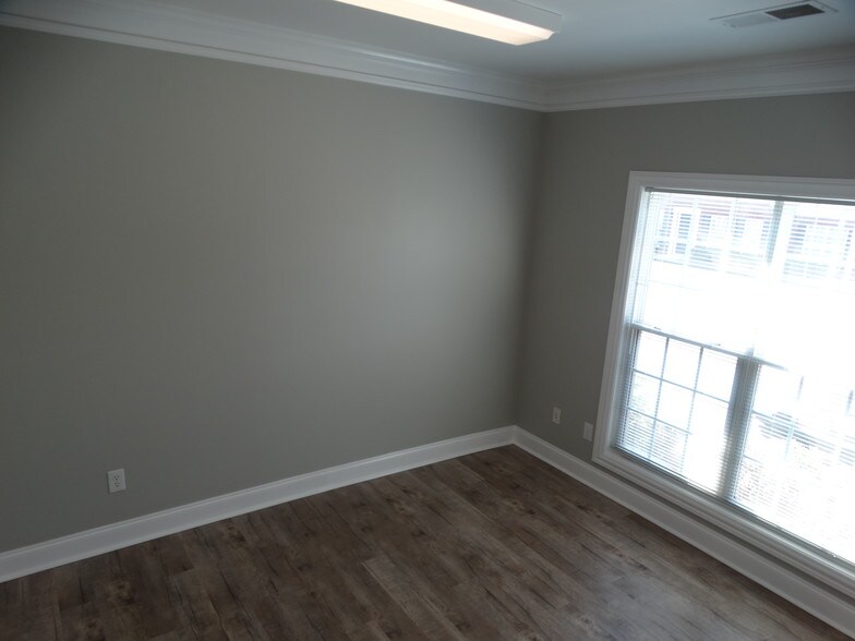 More Photos Of 1050 Shiloh Rd NW, Kennesaw Medical For Sale