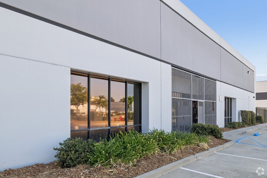 More Photos Of 4800 LittleJohn St, Baldwin Park Warehouse For Lease