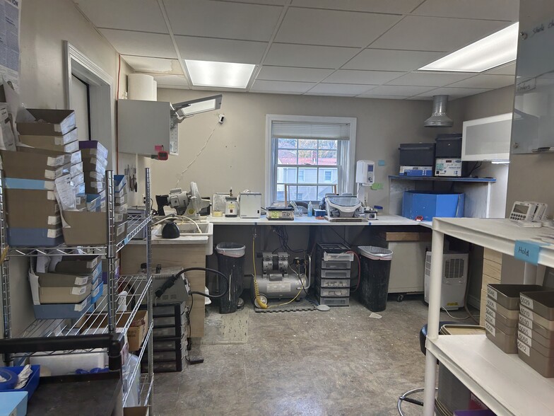 More Photos Of 1290 Congress St, Portland Office For Sale