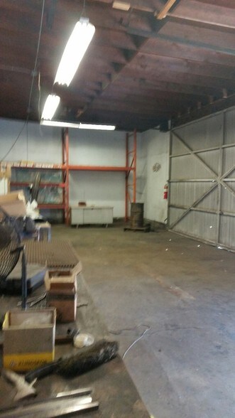 More Photos Of 10943 Schmidt Rd, South El Monte Light Manufacturing For Sale